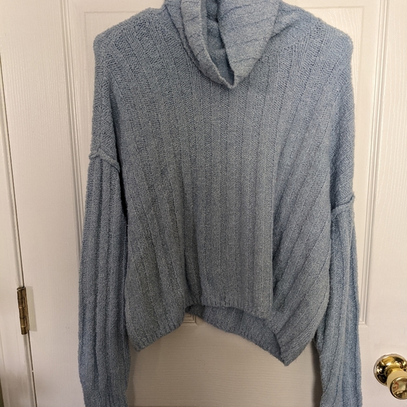 AE Boucle Turtleneck Sweater NWOT - Picture 1 of 3